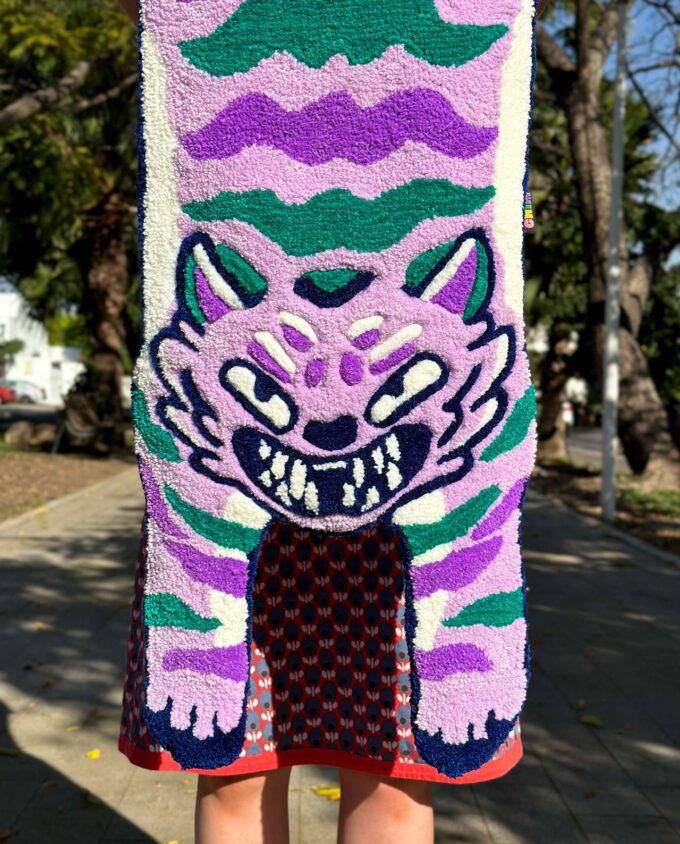 Detalle del la cara del Tigre pachón en color de algodón de azúcar en técnica de tufting